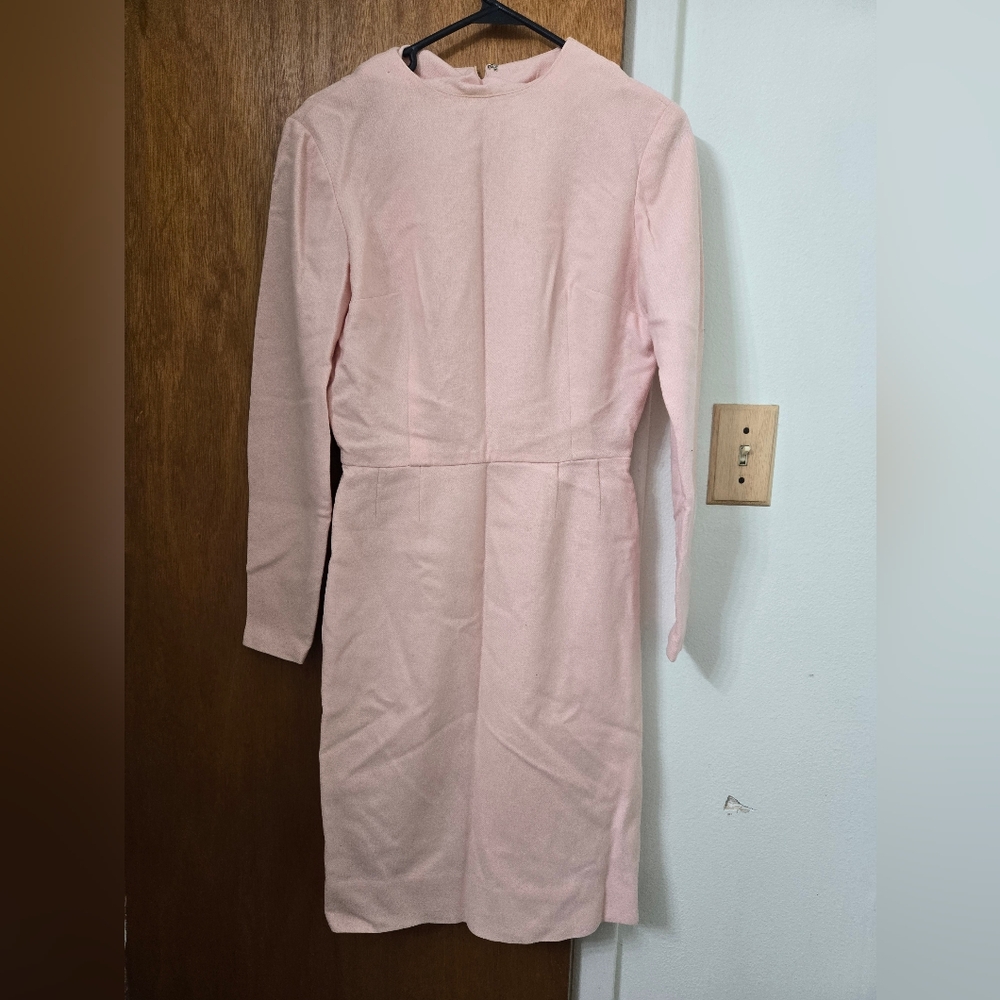 Elegant Pink Long-Sleeve Women’s Dress